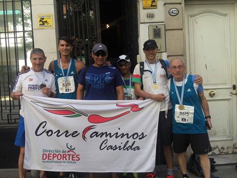 20161011-correcaminos-en-maraton-buenos-aires-2016
